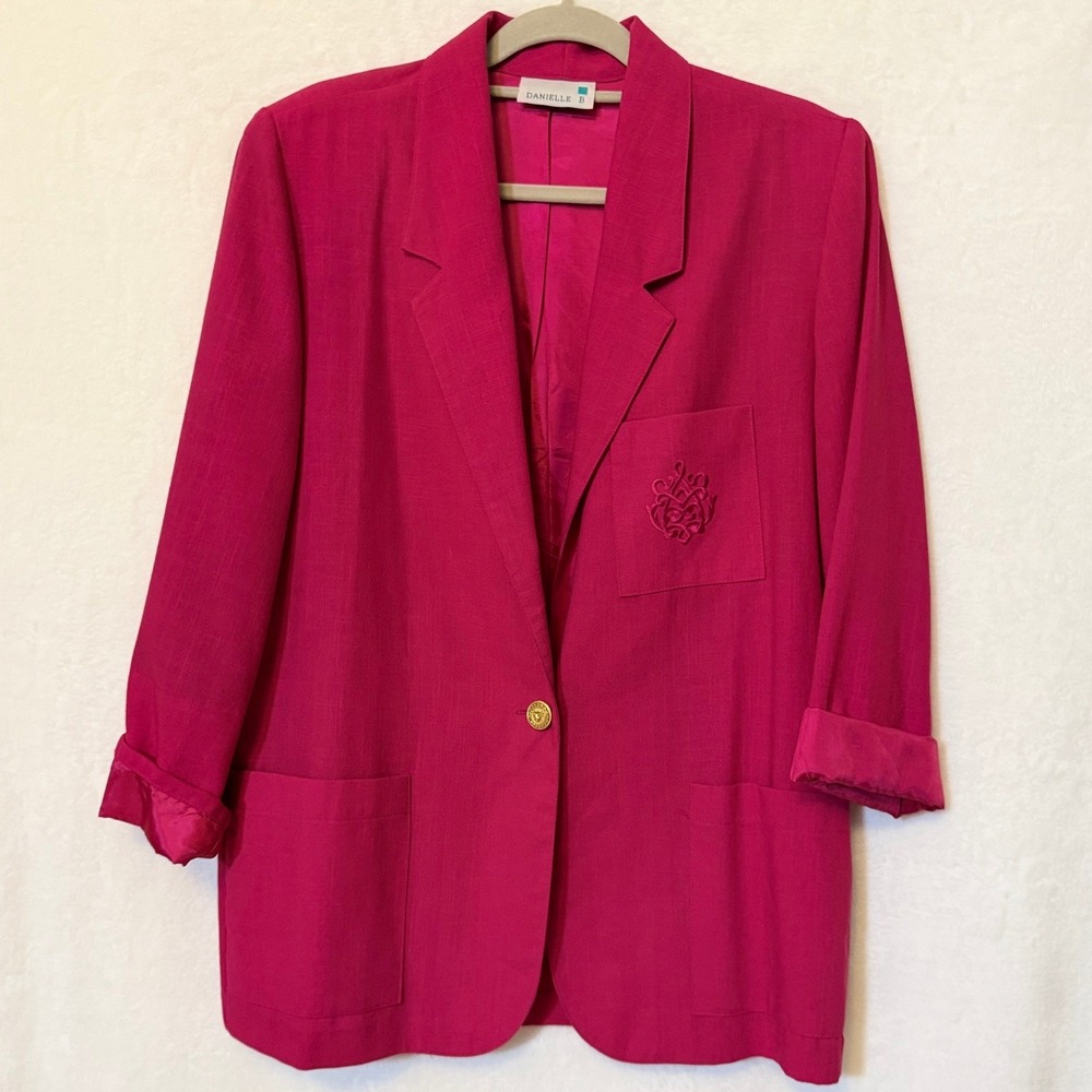 Danielle B VTG Hot Pink Blazer Embroidered Crest Gold Button Stained M USA